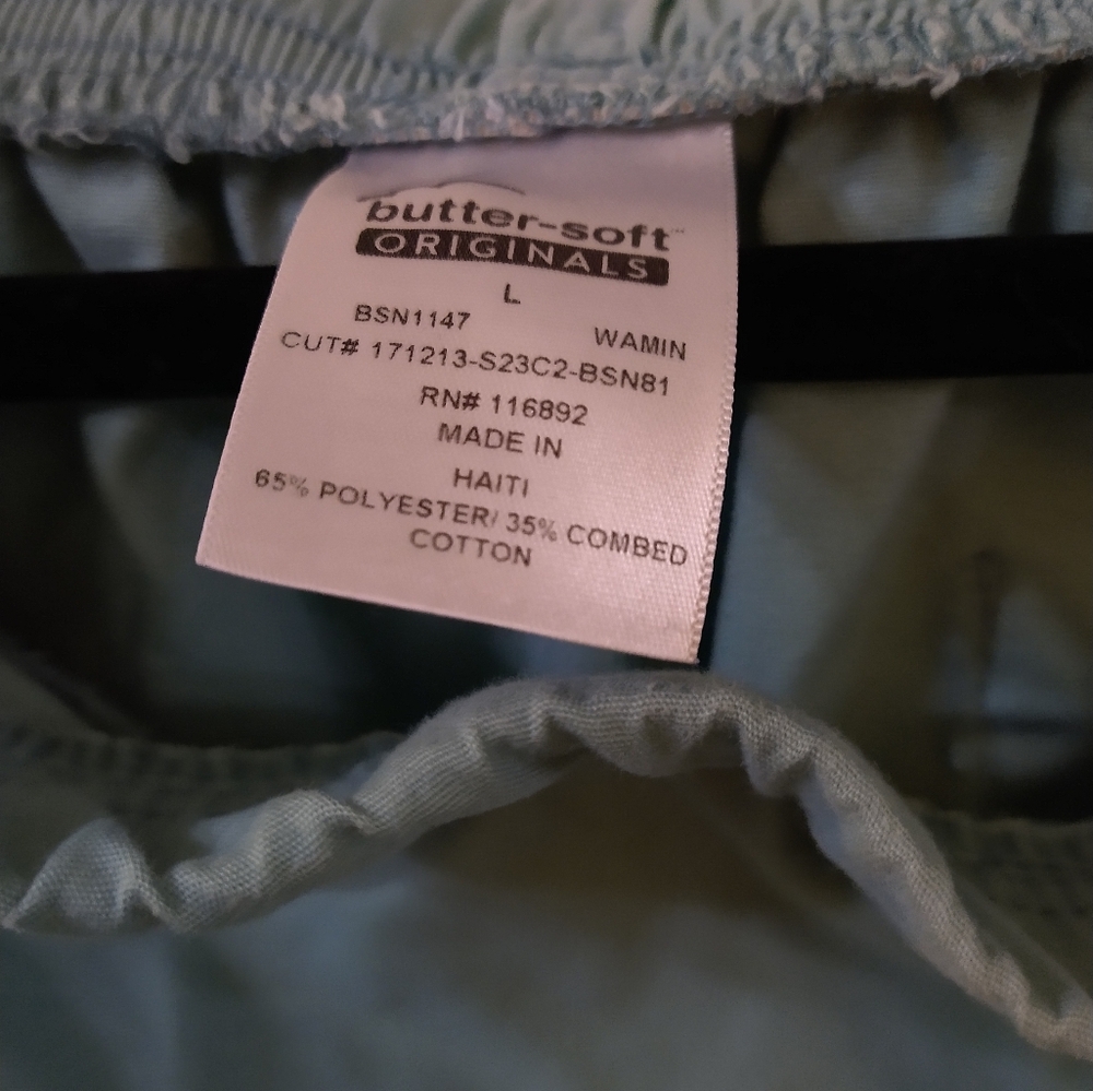 Scrub Set - Picture 5 of 5